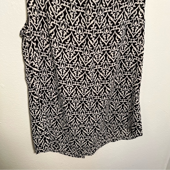 Loft Sleeveless Button Down Ruffle Blouse Black White Geo - Picture 11 of 12